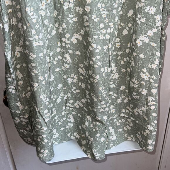 BUFFALO DAVID BITTON Mint Ditsy Floral Jaquan’s Flutter Sleeve Blouse-L NWT - Picture 7 of 10